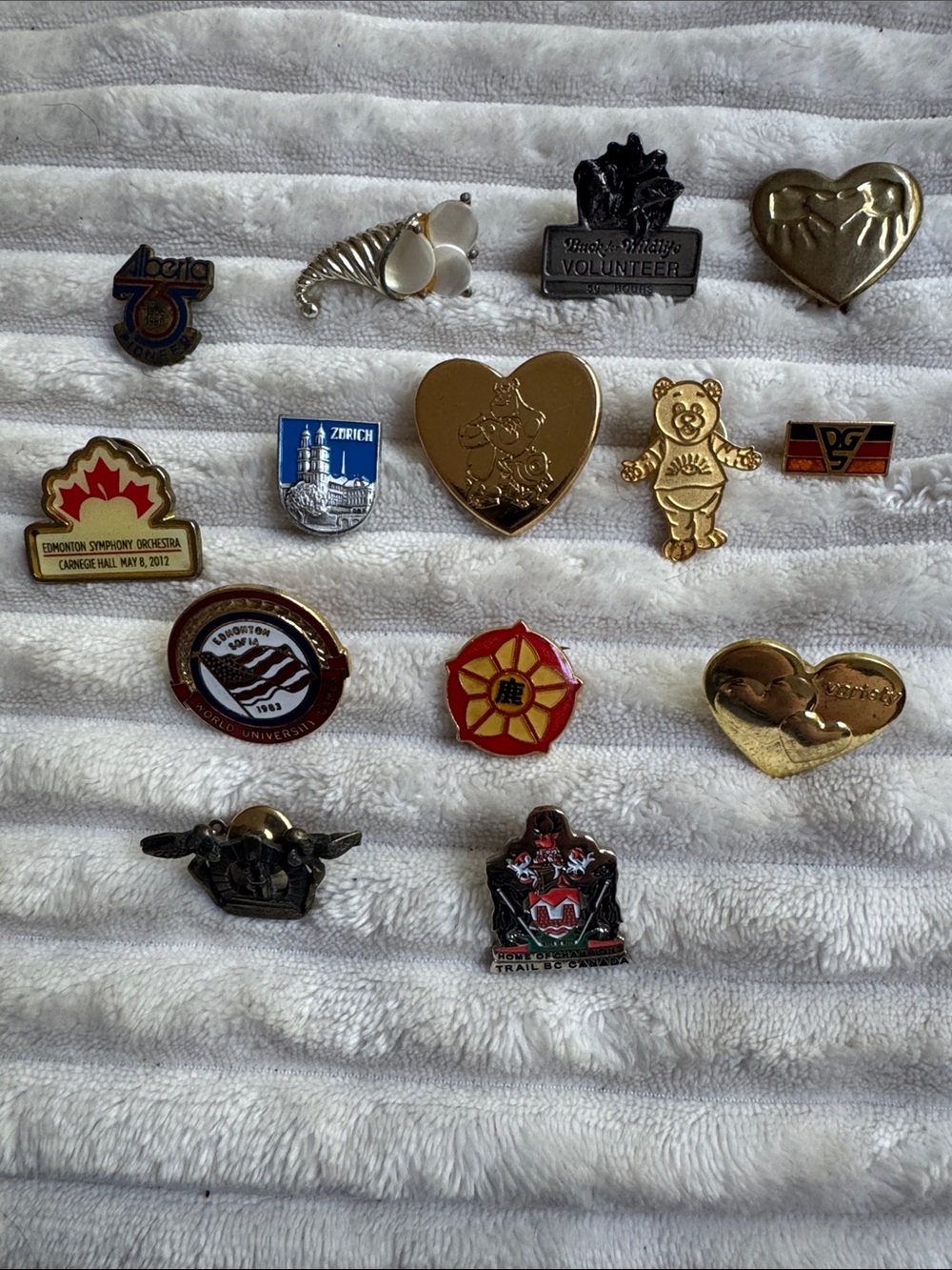 14 Vintage/Modern Assorted Commemorative Gold/Silver  Metal and Enamel Pin Set